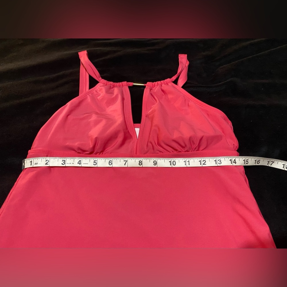 Like New! Great Condition Coral Pink Medium Alex Marie Tankini Top. Worn once! - Picture 6 of 11